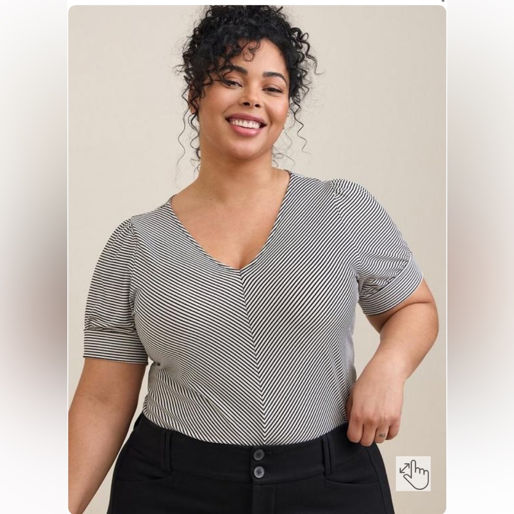Torrid Studio Crepe V-Neck Puff Sleeve Top Size 5X NWT